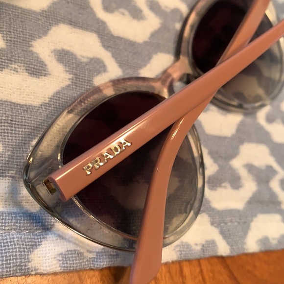 Prada sunglasses - Picture 7 of 12